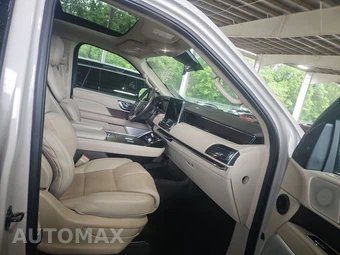 2021 Lincoln Navigator Reserve – miniatura 8