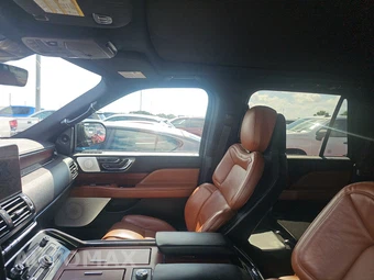 2021 Lincoln Navigator Reserve – miniatura 18