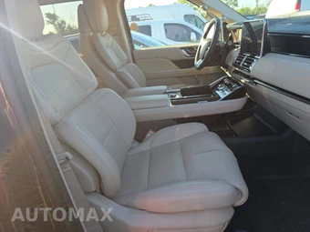 2021 Lincoln Navigator Reserve – miniatura 8