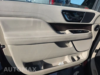 2021 Lincoln Navigator Reserve – miniatura 9
