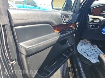 2021 Lincoln Navigator Reserve – miniatura 9