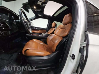 2021 Lincoln Navigator Reserve – miniatura 3