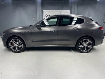 2021 Maserati Levante S GranLusso - samochód z USA z aukcji Manheim, oferta Kup Teraz w AUTOMAX