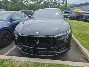 2021 Maserati Levante – miniatura 2