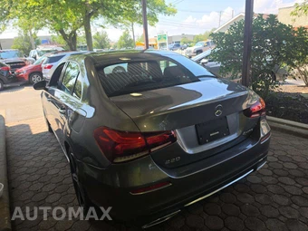 2021 Mercedes-Benz A 220 4MATIC - miniatura 2