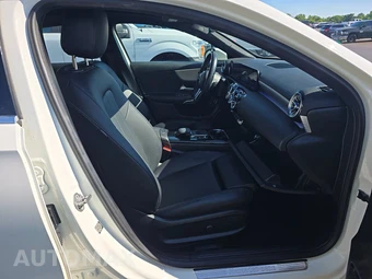 2021 Mercedes-Benz A 220 – miniatura 8
