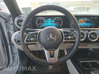 2021 Mercedes-Benz A 220 - miniatura 10