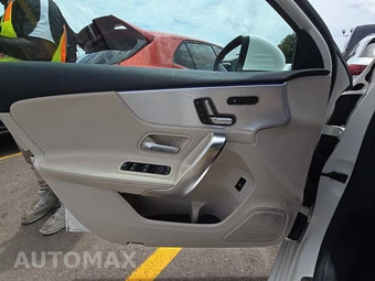 2021 Mercedes-Benz A 220 – miniatura 9