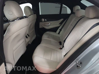 2021 Mercedes-Benz AMG E 53 4MATIC Sedan - miniatura 13