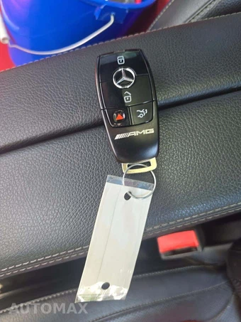 2021 Mercedes-Benz AMG GLA 35 4MATIC – miniatura 8