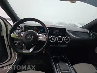 2021 Mercedes-Benz AMG GLA 45 4MATIC – miniatura 11