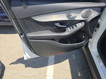 2021 Mercedes-Benz AMG GLC 63 - miniatura 9