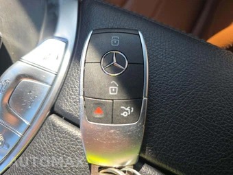 2021 Mercedes-Benz C 300 4MATIC Convertible - miniatura 8