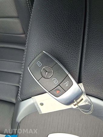 2021 Mercedes-Benz C 300 4MATIC Coupe - miniatura 8