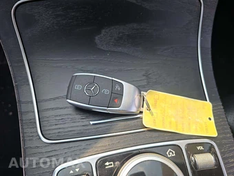 2021 Mercedes-Benz C 300 4MATIC Sedan - miniatura 8