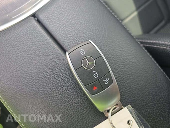 2021 Mercedes-Benz C 300 4MATIC Sedan - miniatura 5