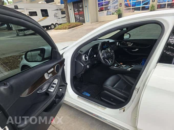 2021 Mercedes-Benz C 300 Sedan - miniatura 3