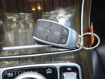 2021 Mercedes-Benz C 300 Sedan - miniatura 5