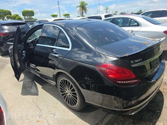 2021 Mercedes-Benz C 300 Sedan – miniatura 2