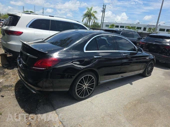 2021 Mercedes-Benz C 300 Sedan – miniatura 3