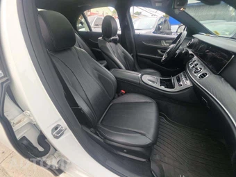 2021 Mercedes-Benz E 350 4MATIC Sedan - miniatura 18