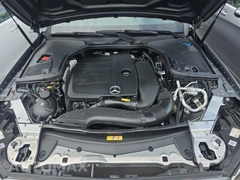 2021 Mercedes-Benz E 350 4MATIC Sedan - miniatura 19