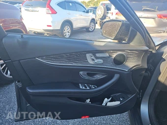2021 Mercedes-Benz E 350 Sedan – miniatura 9