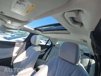 2021 Mercedes-Benz E 350 Sedan – miniatura 11
