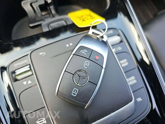 2021 Mercedes-Benz GLA 250 4MATIC - miniatura 8