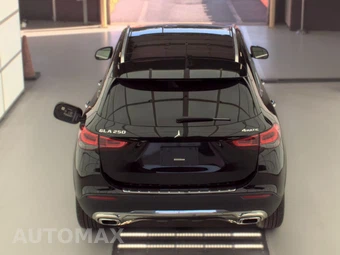 2021 Mercedes-Benz GLA 250 4MATIC - miniatura 5