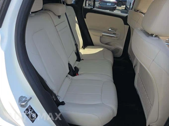 2021 Mercedes-Benz GLA 250 4MATIC - miniatura 13