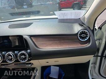 2021 Mercedes-Benz GLA 250 4MATIC - miniatura 16