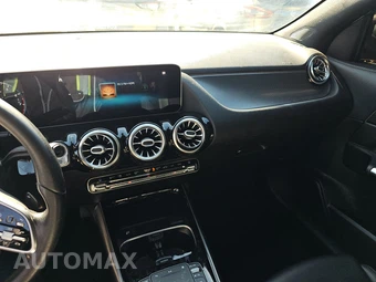 2021 Mercedes-Benz GLA 250 4MATIC – miniatura 11