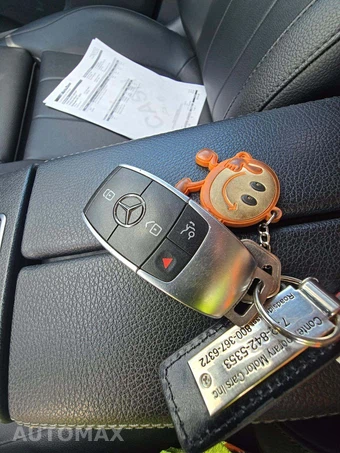 2021 Mercedes-Benz GLA 250 4MATIC - miniatura 8
