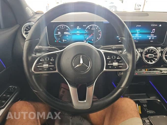 2021 Mercedes-Benz GLA 250 4MATIC - miniatura 10