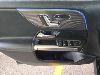 2021 Mercedes-Benz GLB 250 - miniatura 9