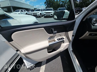2021 Mercedes-Benz GLB 250 - miniatura 9