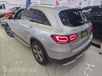 2021 Mercedes-Benz GLC 300 4MATIC - miniatura 2