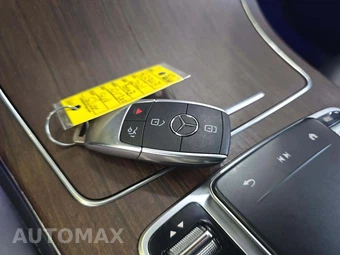 2021 Mercedes-Benz GLC 300 4MATIC - miniatura 8