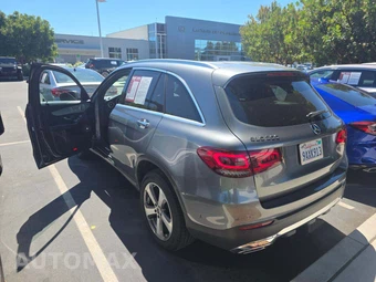 2021 Mercedes-Benz GLC 300 4MATIC - miniatura 2