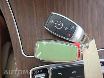 2021 Mercedes-Benz GLC 300 4MATIC - miniatura 8