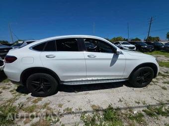2021 Mercedes-Benz GLC 300 4MATIC - miniatura 4