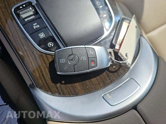 2021 Mercedes-Benz GLC 300 - miniatura 5