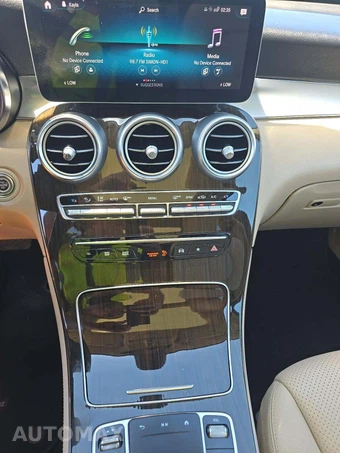2021 Mercedes-Benz GLC 300 – miniatura 10