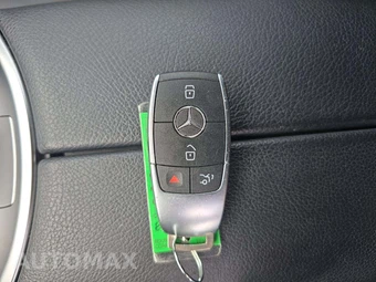 2021 Mercedes-Benz GLC 300 - miniatura 8