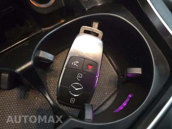 2021 Mercedes-Benz GLC 300 - miniatura 8