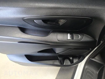 2021 Mercedes-Benz Metris Passenger Van 126.0" WB - miniatura 9