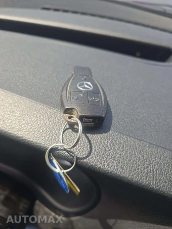 2021 Mercedes-Benz Metris Passenger Van 126.0" WB – miniatura 8