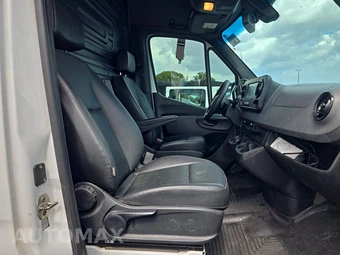 2021 Mercedes-Benz Sprinter 2500 Cargo Van Standard Roof 144.0" WB - miniatura 8