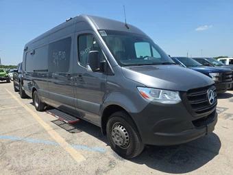 2021 Mercedes-Benz Sprinter 4500 Cargo Van DRW High Roof 170.0" WB - miniatura 3